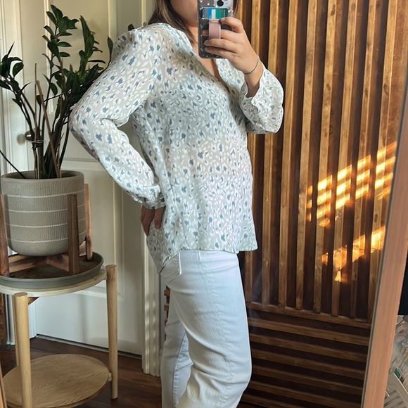 Joie‎ Silk Pearline Leopard Silk L/S Blouse. S - Picture 9 of 10